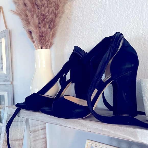 Karl Lagerfeld navy suede strappy block heels. Size 7 - Picture 3 of 6
